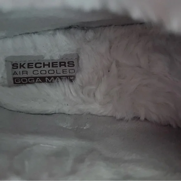 Skechers Tan and White Winter Boots with Fleece Accents - Picture 9 of 11